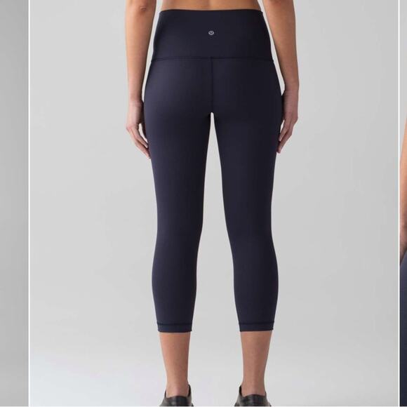 Lululemon Navy Blue Wunder Under Crop Leggings - Picture 5 of 6